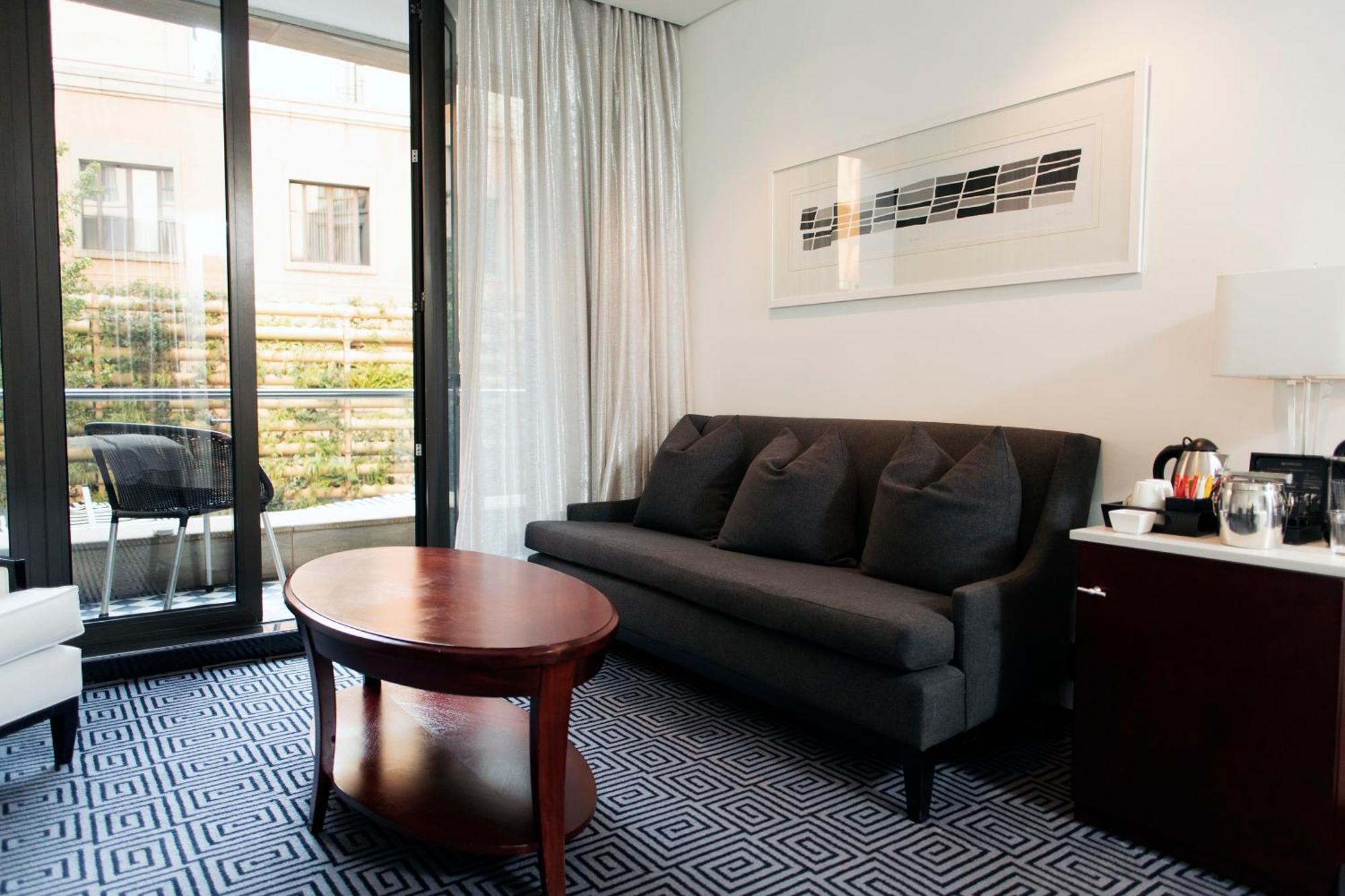 Davinci Hotel On Nelson Mandela Square Johannesburgo Exterior foto