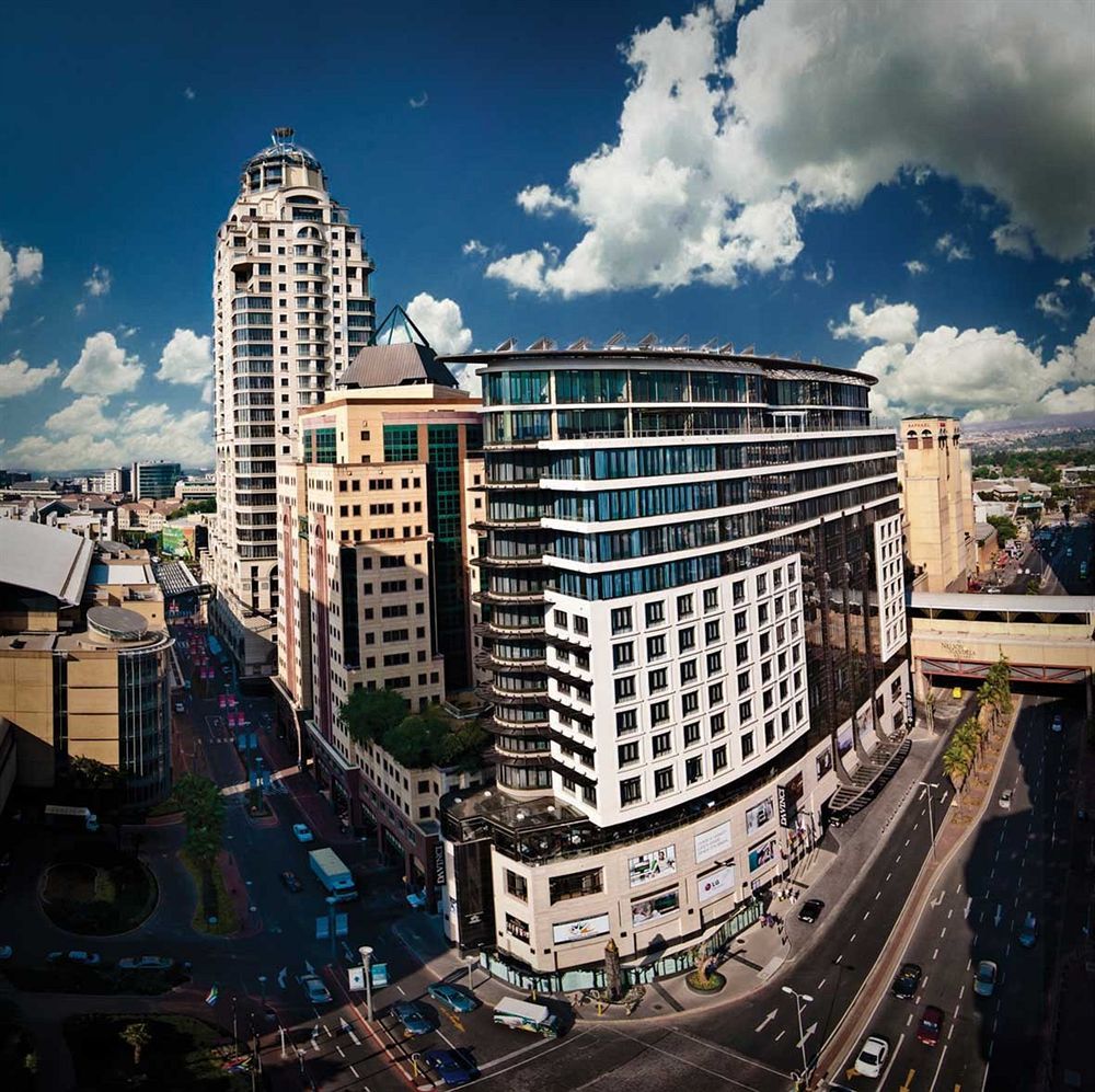 Davinci Hotel On Nelson Mandela Square Johannesburgo Exterior foto